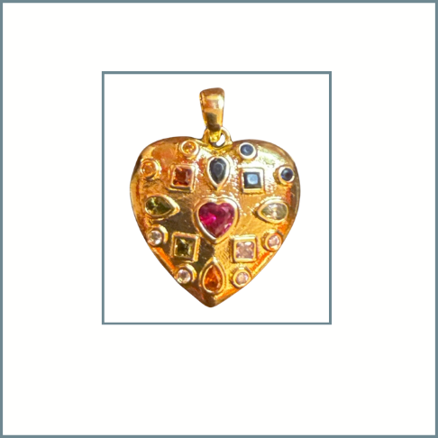 Medium Flat Cabachon Heart with Stones Charm